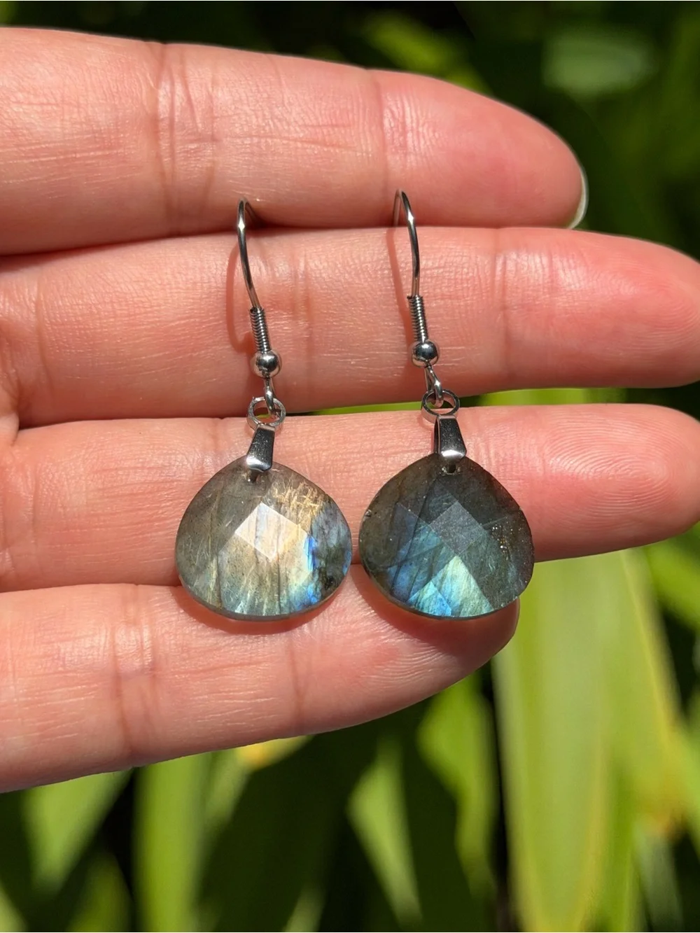 Stainless steel flashy faceted labradorite earrings 2032